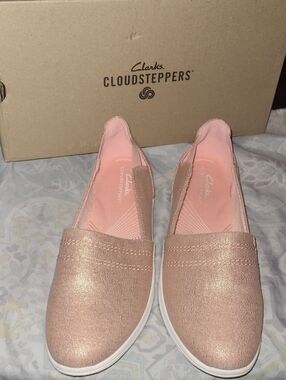 Clarks Cloudsteppers Slip-On Flats in Rose Pink Metallic